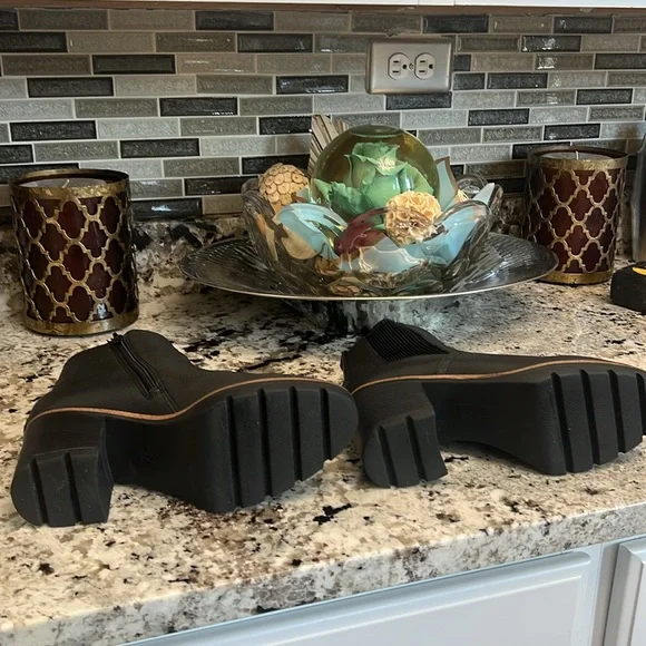 Naturalizer Black Booties size 7.5W - Picture 6 of 11